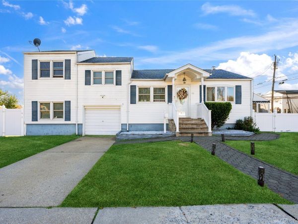 131 S 5th Street, Bethpage, NY 11714