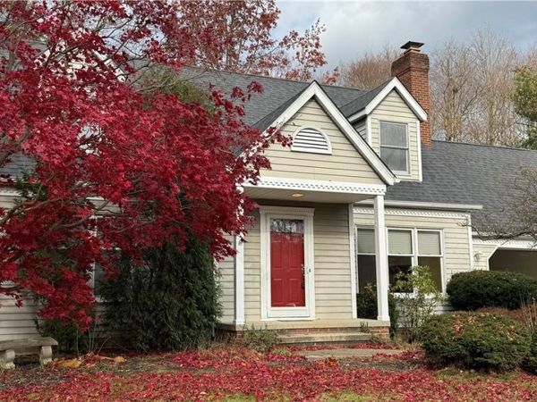 32443 S Burr Oak Drive, Solon, OH 44139