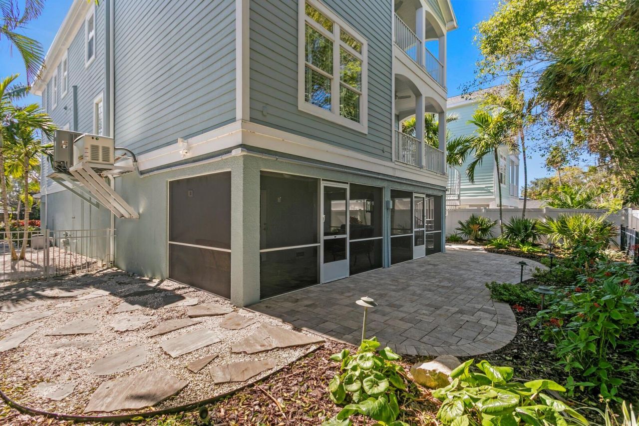 117 6th Street, Belleair Beach, FL 33786 Photo