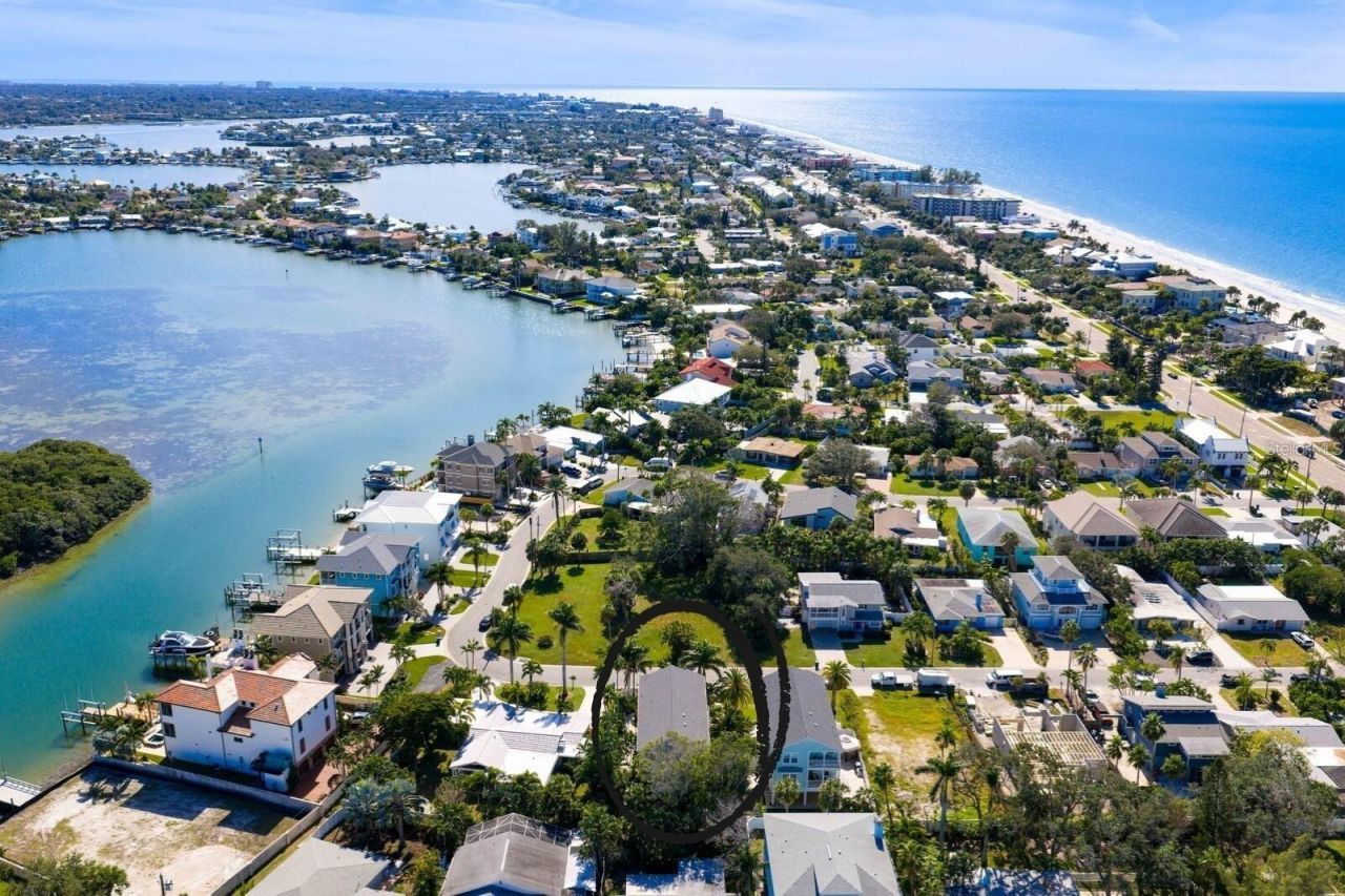 117 6th Street, Belleair Beach, FL 33786 Photo