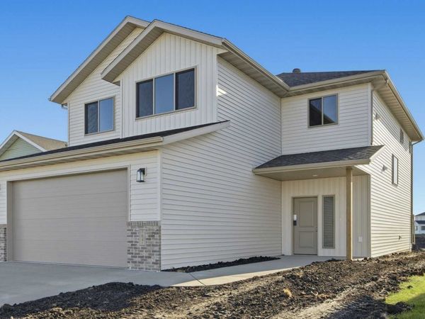 7647 Cub Creek Way, Horace, ND 58047