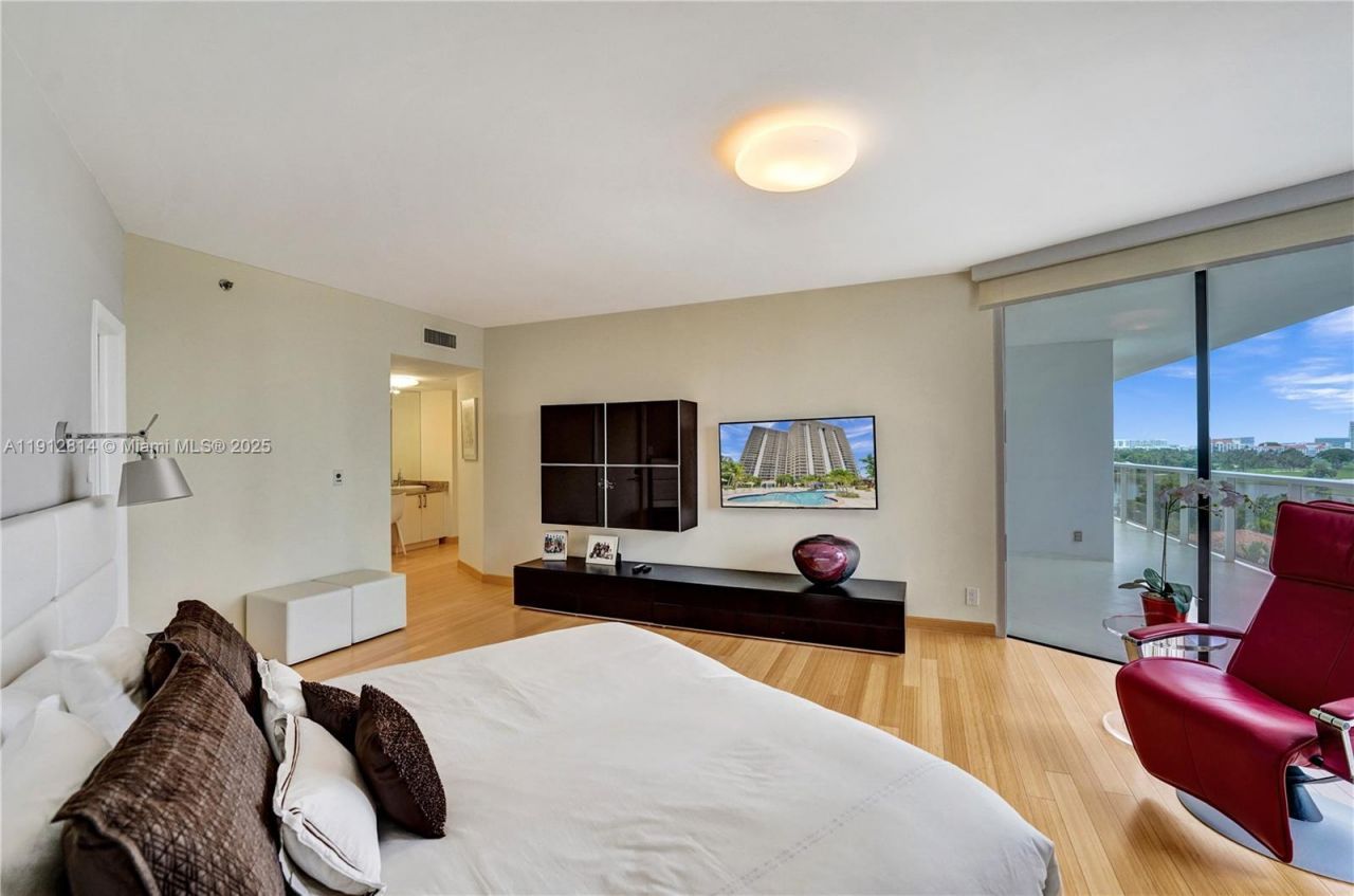 20281 E Country Club Dr, Unit 607, Aventura, FL 33180 Photo