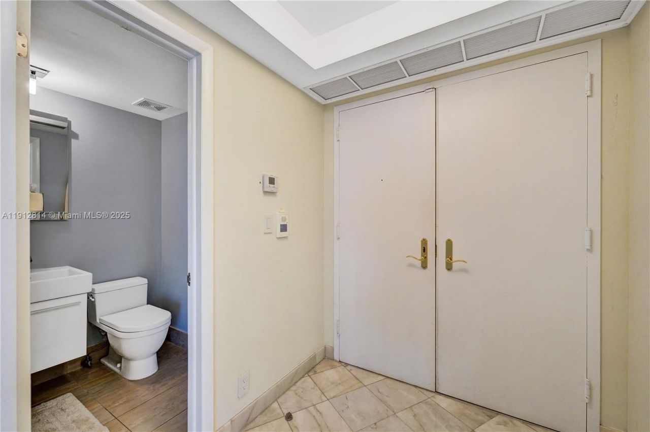 20281 E Country Club Dr, Unit 607, Aventura, FL 33180 Photo