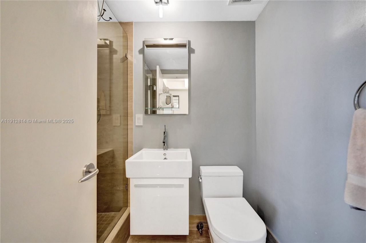 20281 E Country Club Dr, Unit 607, Aventura, FL 33180 Photo