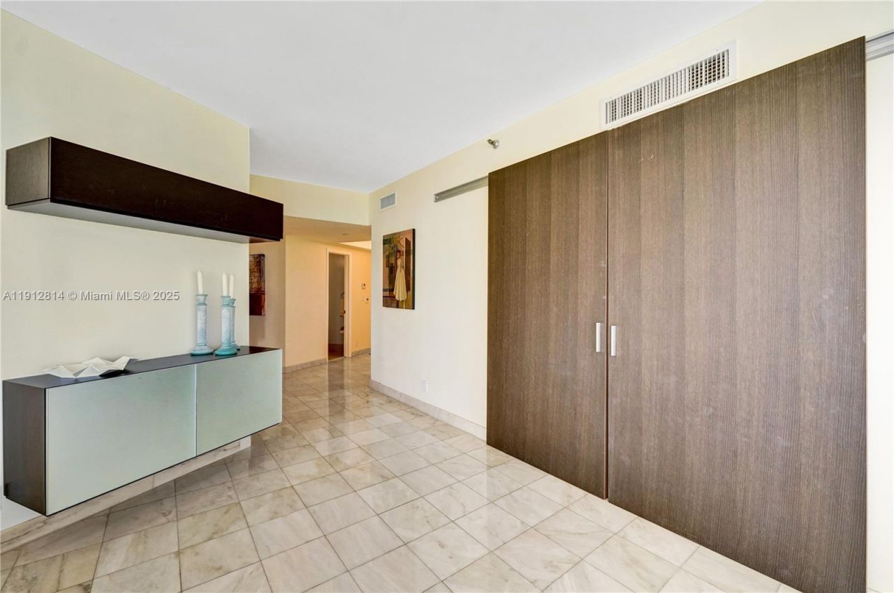 20281 E Country Club Dr, Unit 607, Aventura, FL 33180 Photo