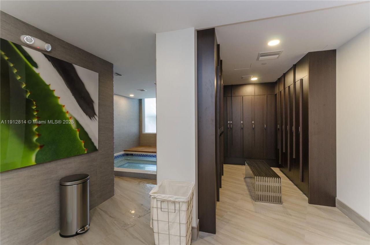 20281 E Country Club Dr, Unit 607, Aventura, FL 33180 Photo