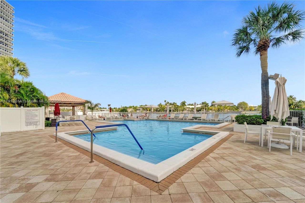 20281 E Country Club Dr, Unit 607, Aventura, FL 33180 Photo