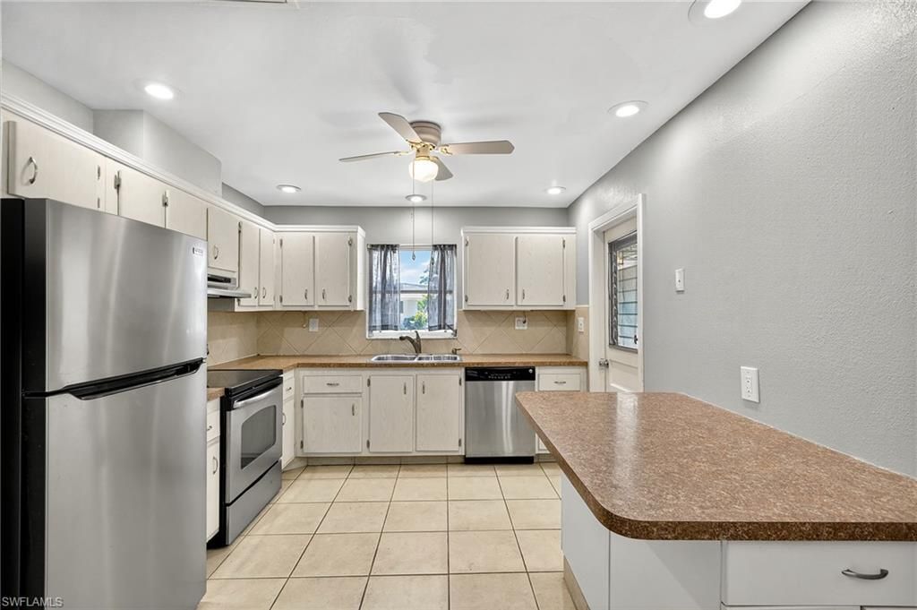 536 Pangola Dr, North Fort Myers, FL 33903 Photo