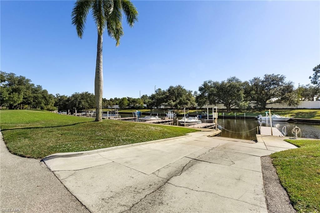 536 Pangola Dr, North Fort Myers, FL 33903 Photo