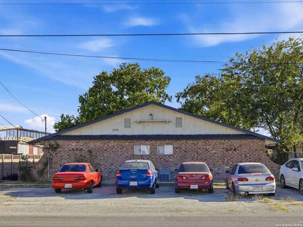7774 Skolout, San Antonio, TX 78227