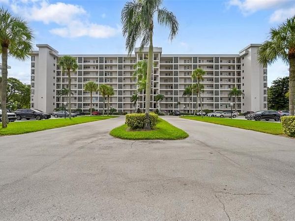3100 N Palm Aire Dr, Unit 606, Pompano Beach, FL 33069