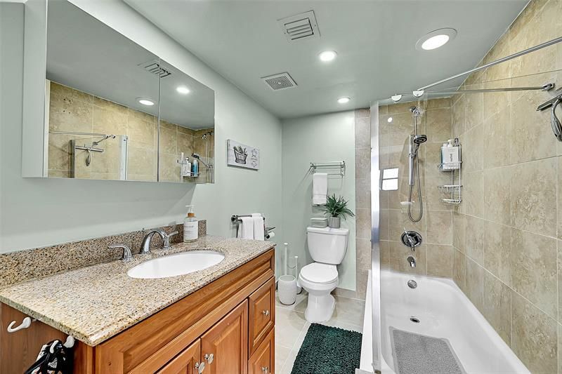 3100 N Palm Aire Dr, Unit 606, Pompano Beach, FL 33069 Photo