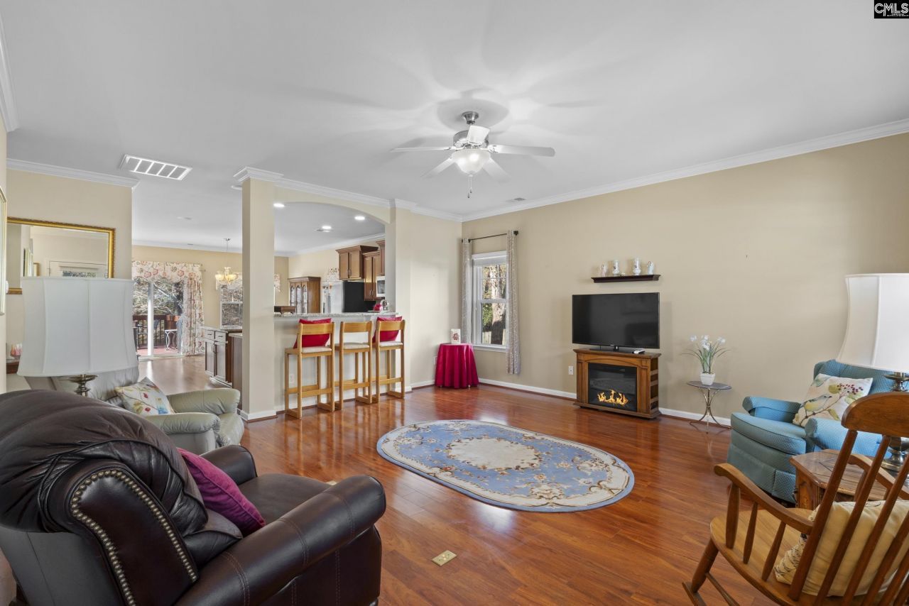 204 Saints Creek Lane  Photo 4