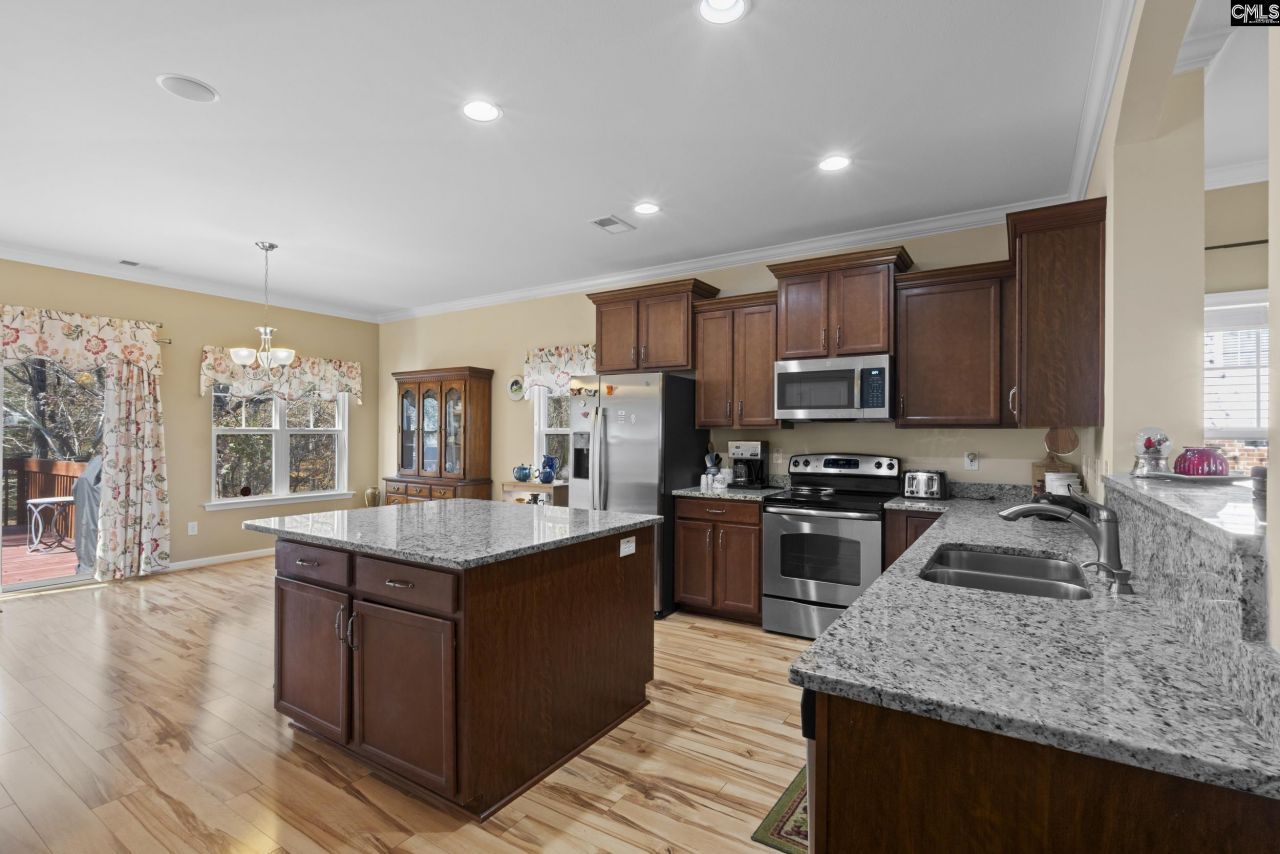 204 Saints Creek Lane  Photo 6