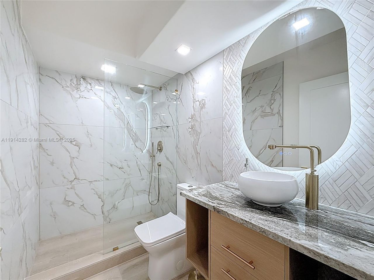 5900 Collins Ave, Unit 508, Miami Beach, FL 33140 Photo