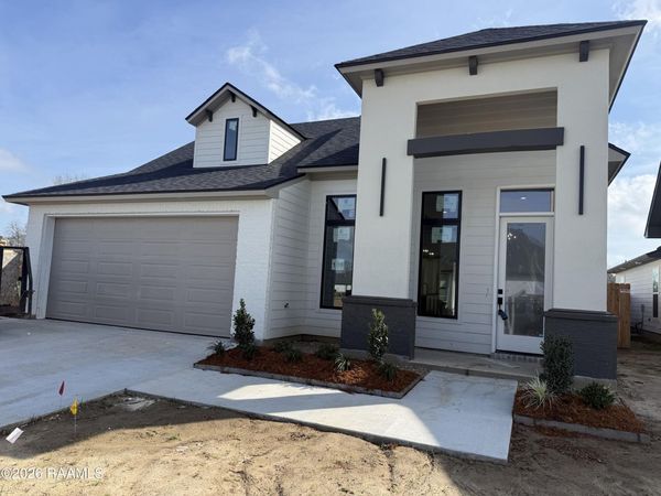 109 Meadow Walk Drive, Broussard, LA 70518