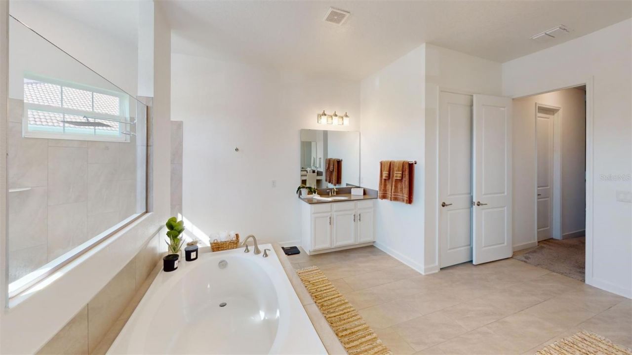 8851 Fallen Oak Drive, Davenport, FL 33896 Photo