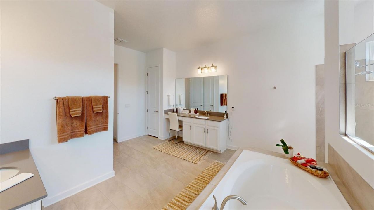 8851 Fallen Oak Drive, Davenport, FL 33896 Photo