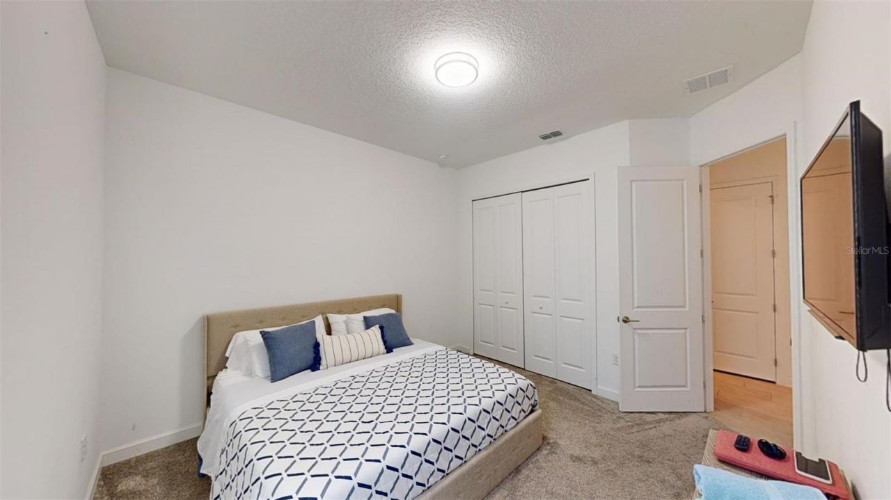 8851 Fallen Oak Drive, Davenport, FL 33896 Photo