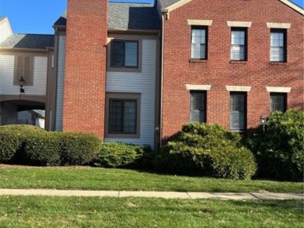 1836 Beechwood Avenue NE, North Canton, OH 44720