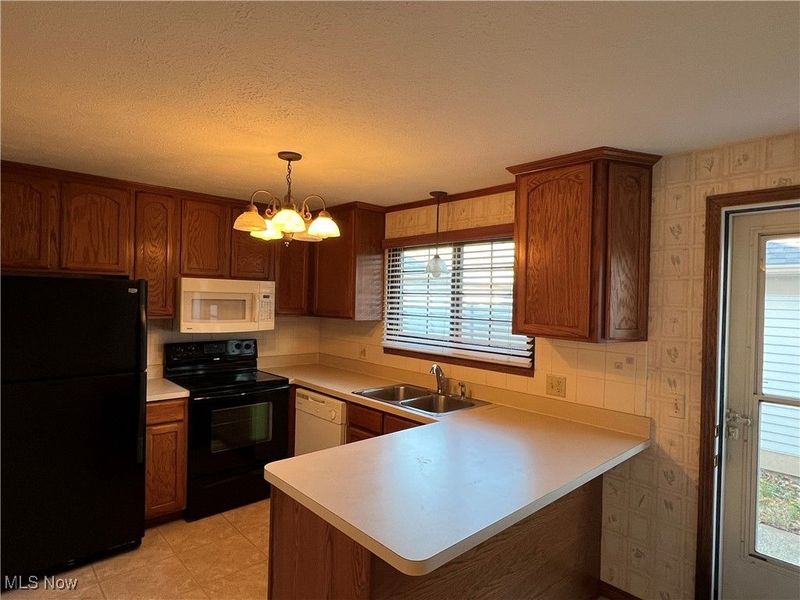 1836 Beechwood Avenue NE, North Canton, OH 44720 Photo 11