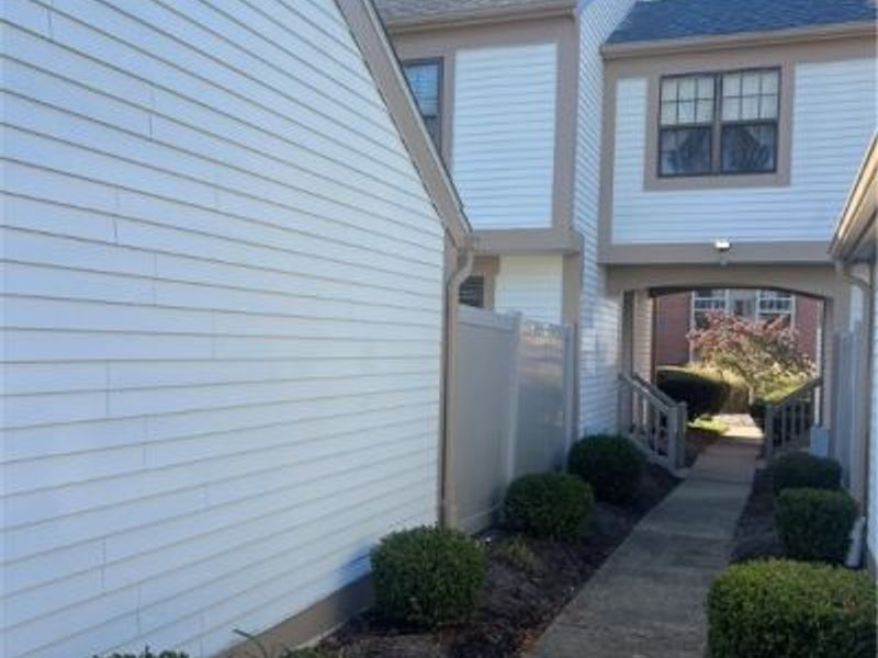 1836 Beechwood Avenue NE, North Canton, OH 44720 Photo 4