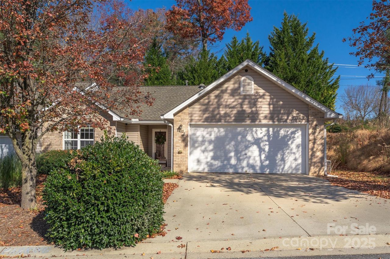 412 Wiltshire Circle, Fletcher, NC 28732 Main Photo