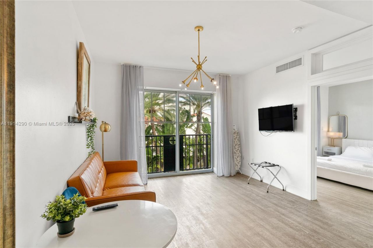 1060 Ocean Dr, Unit D307, Miami Beach, FL 33139 Photo