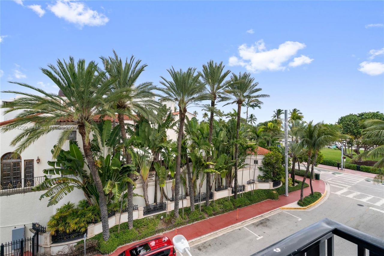 1060 Ocean Dr, Unit D307, Miami Beach, FL 33139 Photo