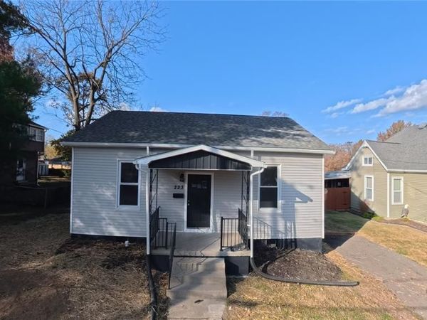 223 N Pearl Street, Lebanon, IL 62254