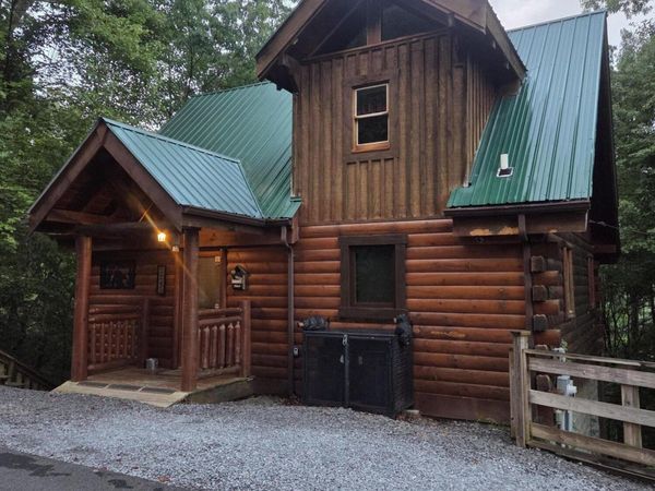 2245 Beach Front Drive, Sevierville, TN 37876