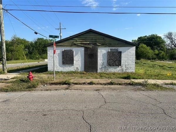 401 E 5th Street, Okmulgee, OK 74447