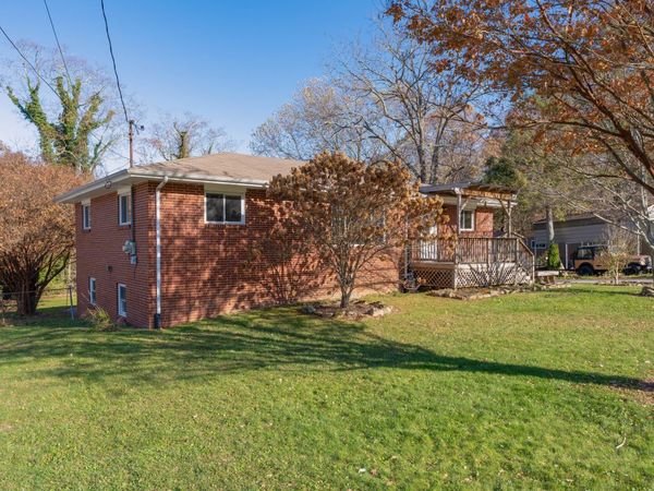 2804 Taft Highway, Signal Mountain, TN 37377