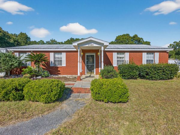 5688 Ridge Avenue, Milton, FL 32583