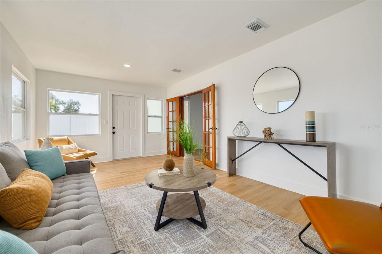 869 Deville Drive E, Largo, FL 33771 Photo