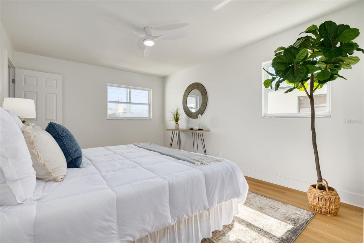 869 Deville Drive E, Largo, FL 33771 Photo