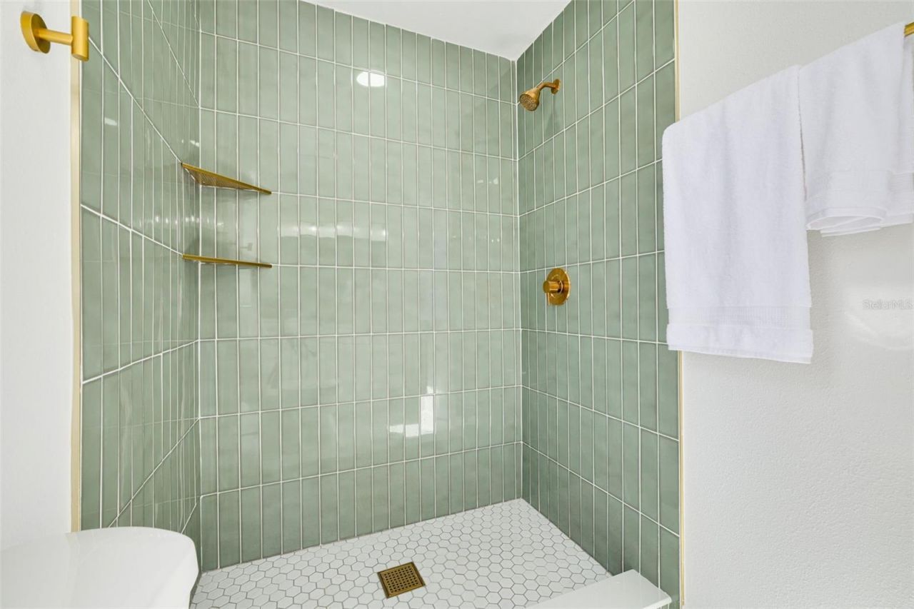 869 Deville Drive E, Largo, FL 33771 Photo