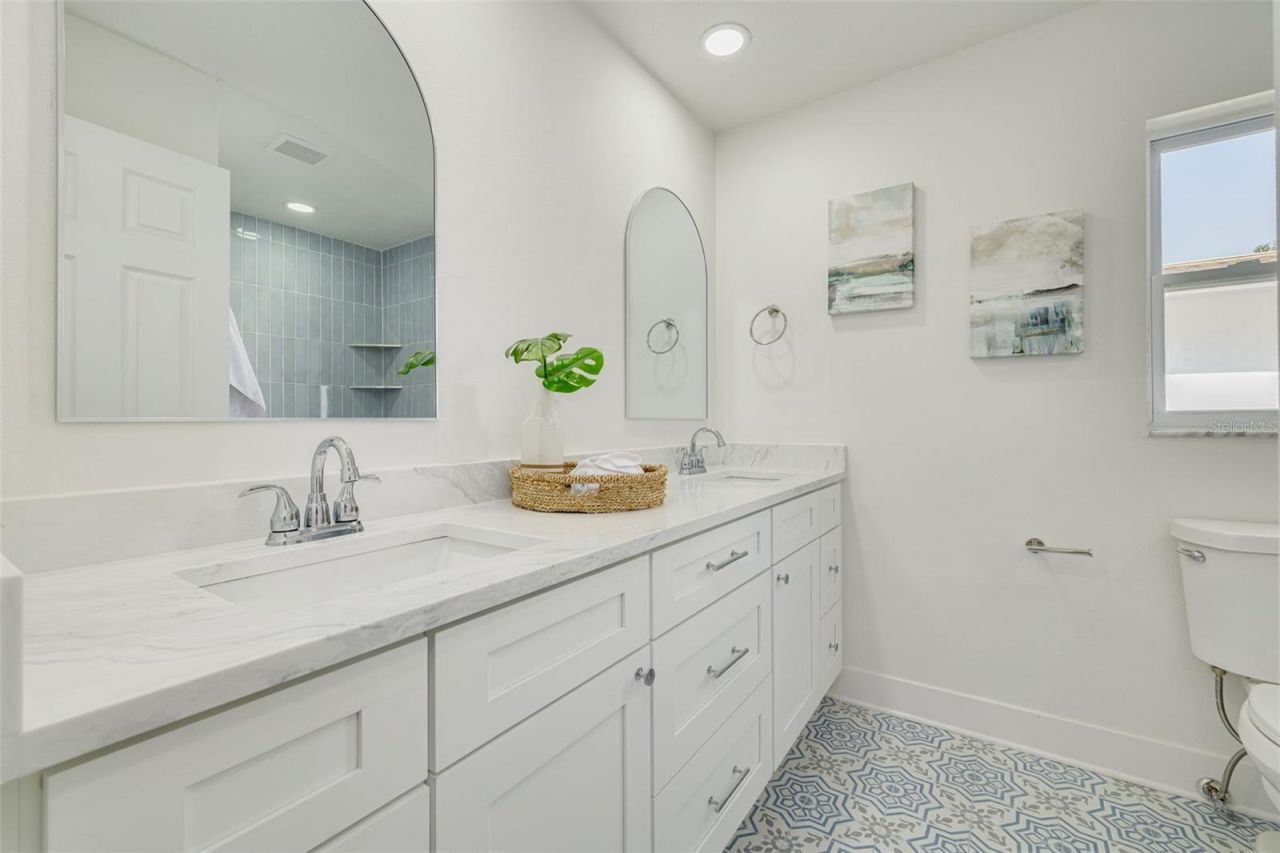 869 Deville Drive E, Largo, FL 33771 Photo