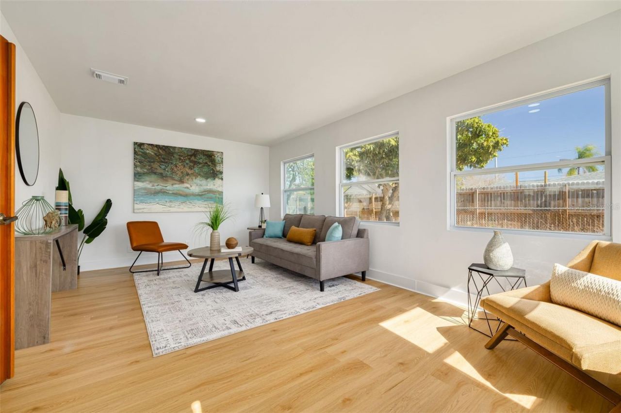 869 Deville Drive E, Largo, FL 33771 Photo