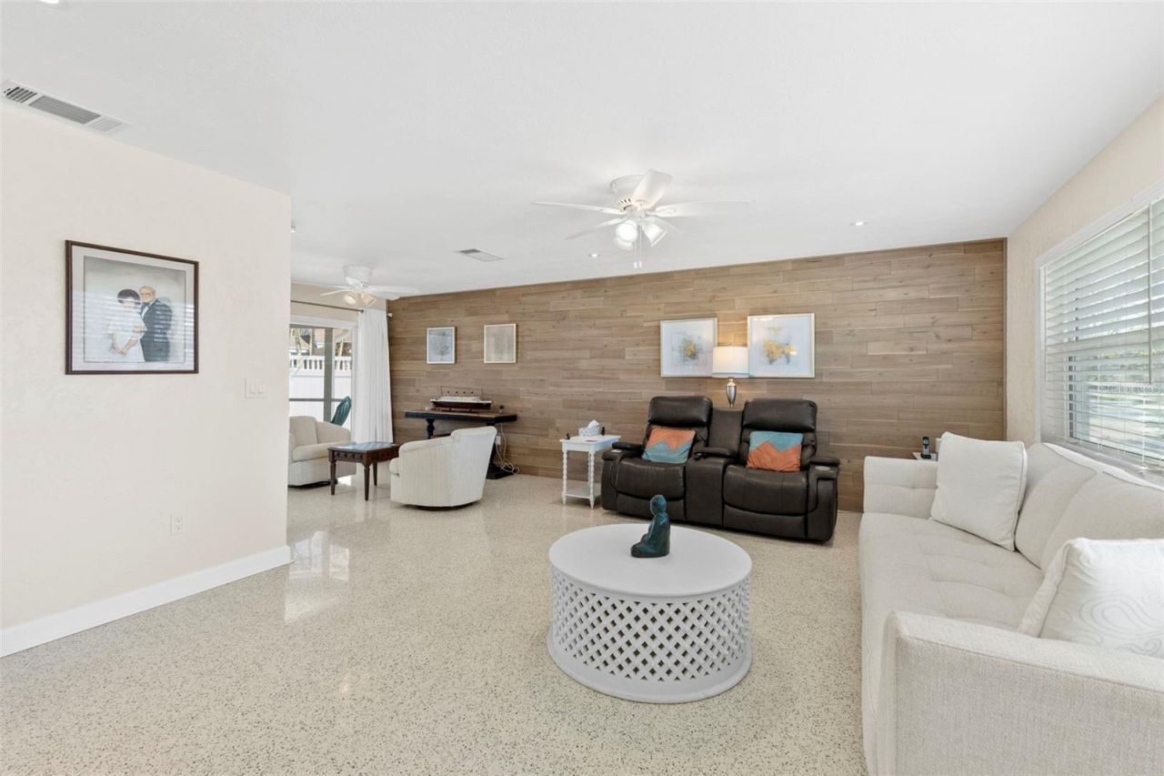 2192 Louisa Drive, Belleair Beach, FL 33786 Photo