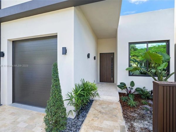 270 NE 46th St, Miami, FL 33137