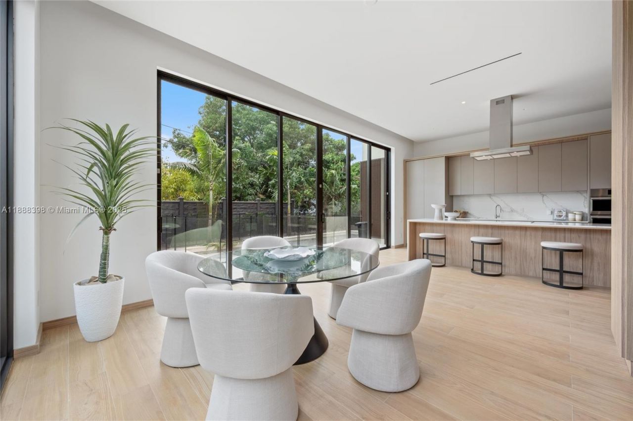 270 NE 46th St, Miami, FL 33137 Photo