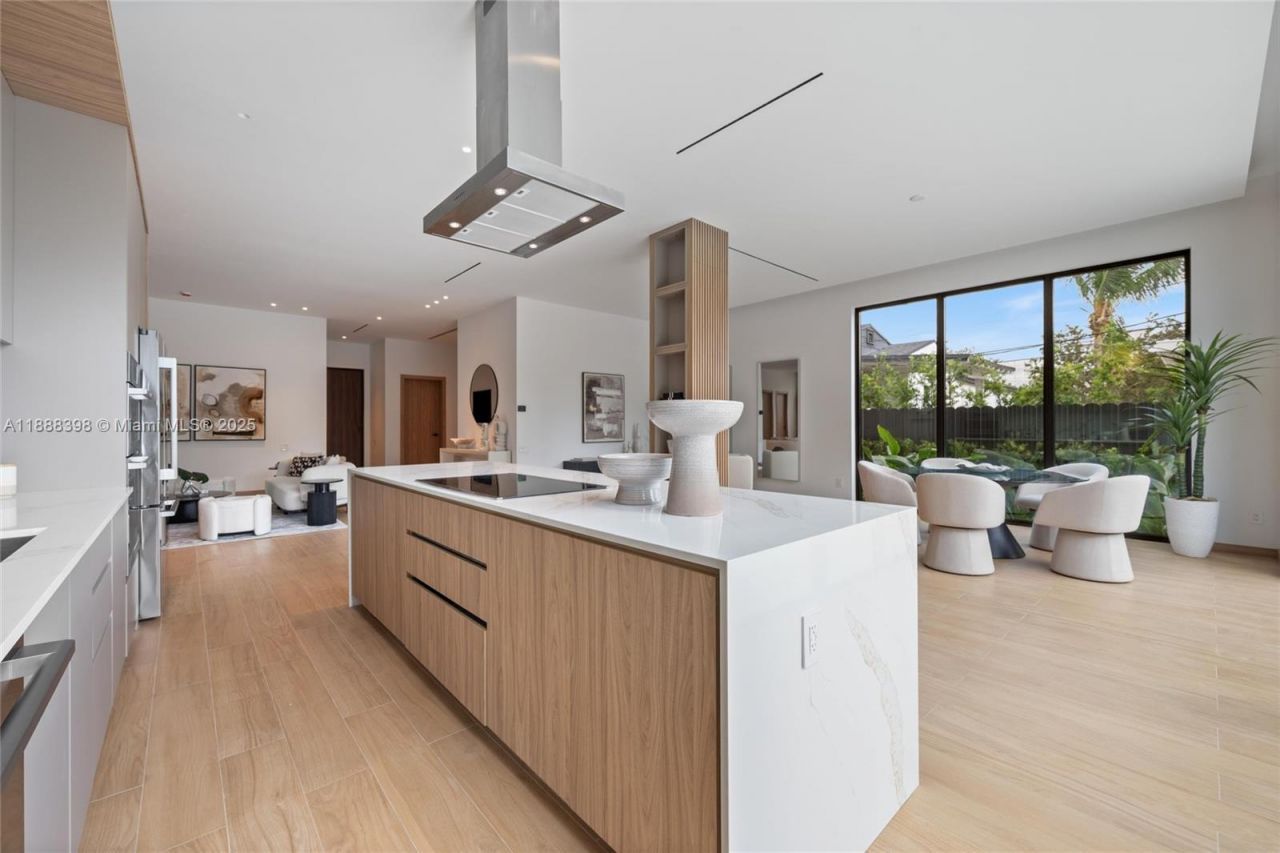 270 NE 46th St, Miami, FL 33137 Photo