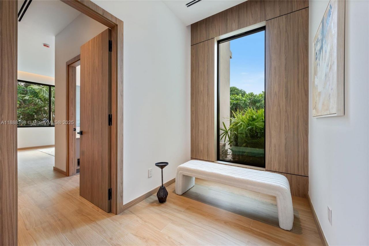 270 NE 46th St, Miami, FL 33137 Photo