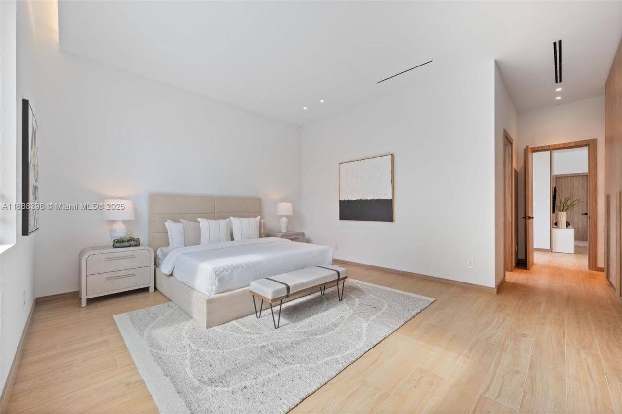 270 NE 46th St, Miami, FL 33137 Photo