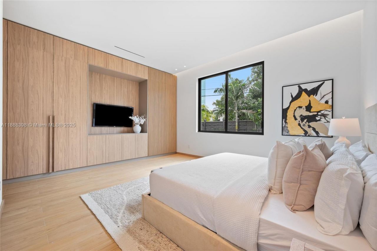 270 NE 46th St, Miami, FL 33137 Photo