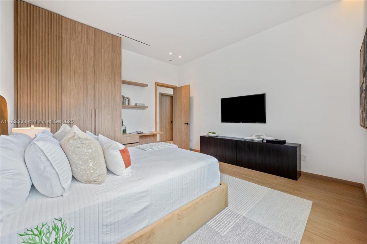 270 NE 46th St, Miami, FL 33137 Photo