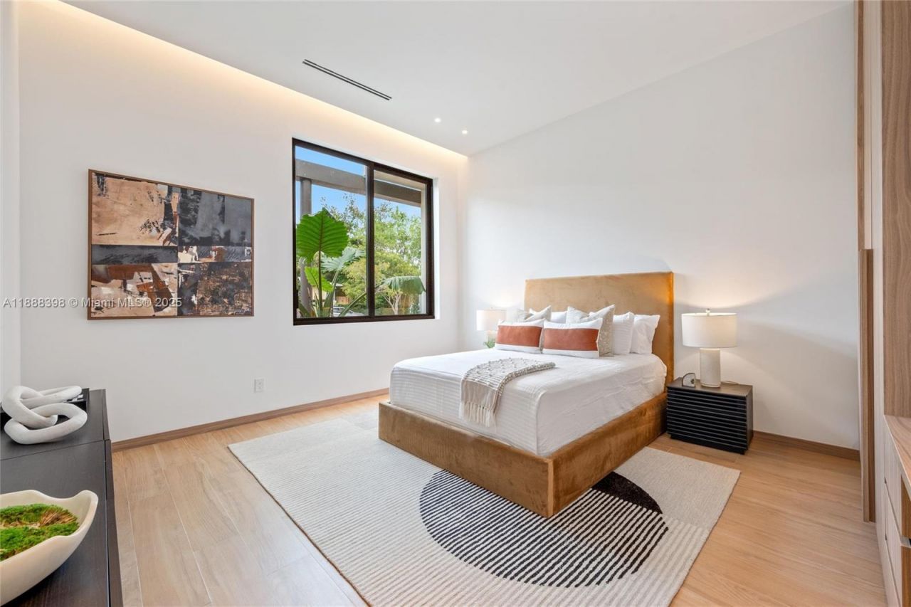 270 NE 46th St, Miami, FL 33137 Photo