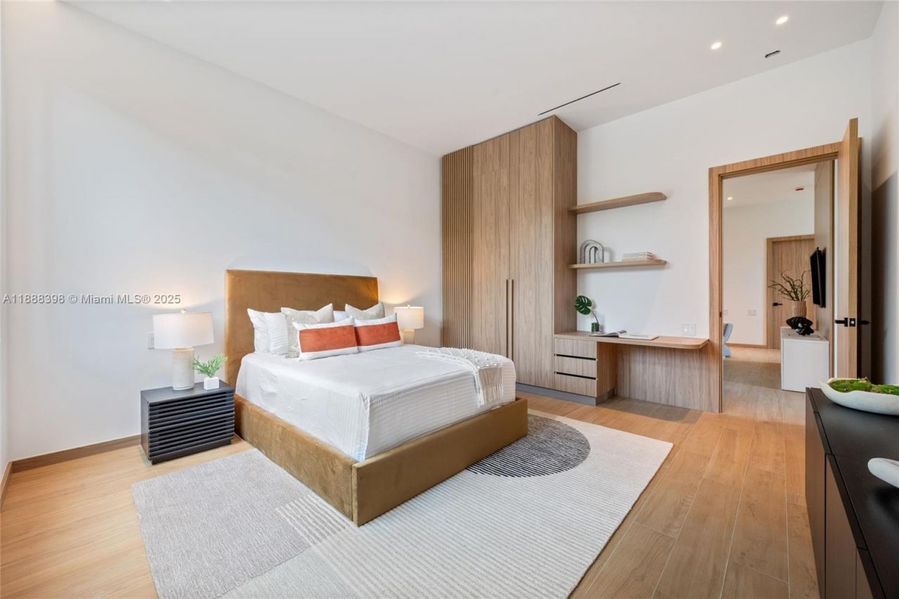 270 NE 46th St, Miami, FL 33137 Photo