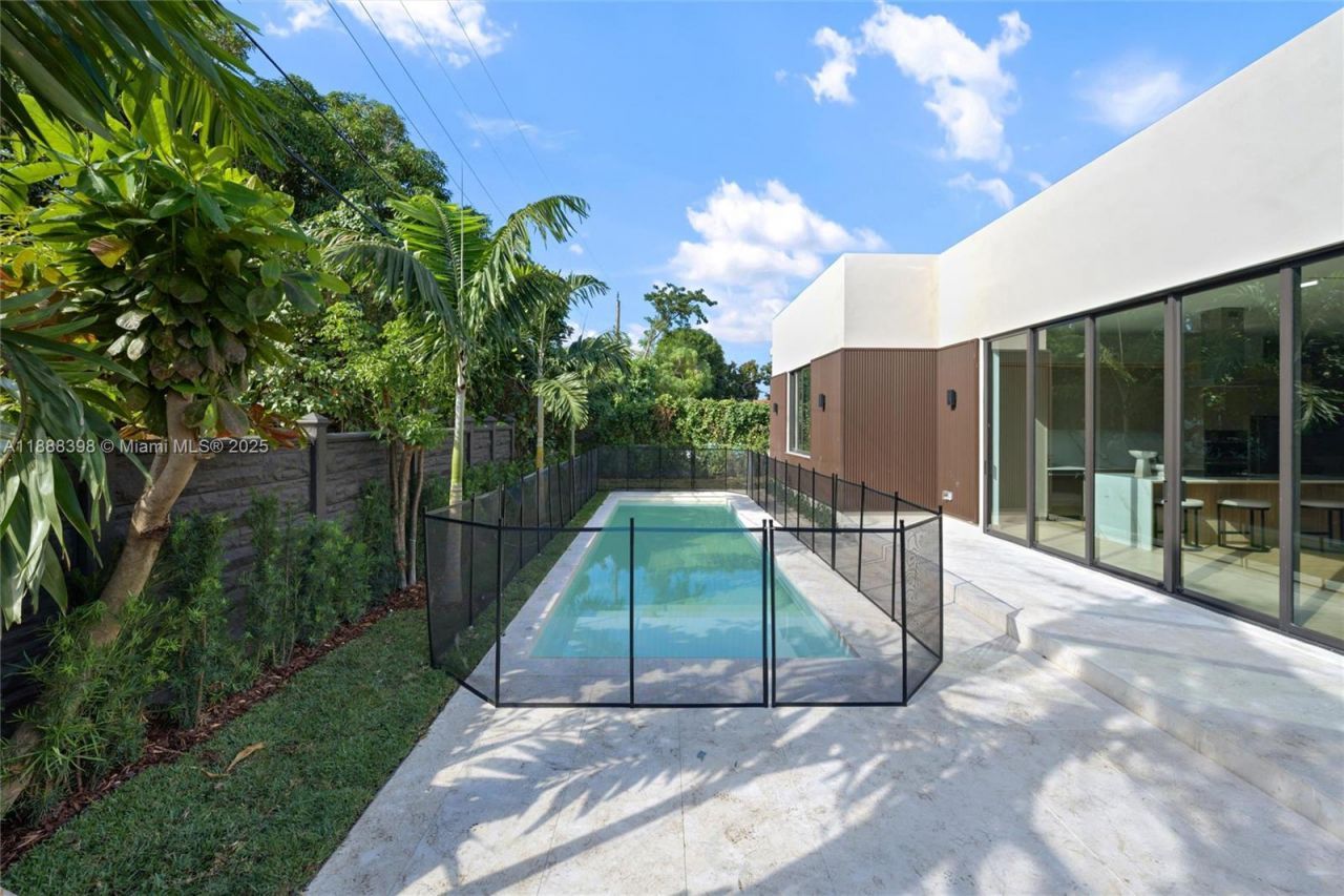 270 NE 46th St, Miami, FL 33137 Photo